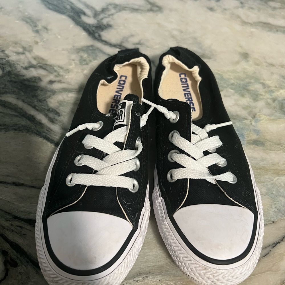 Low top black converse
